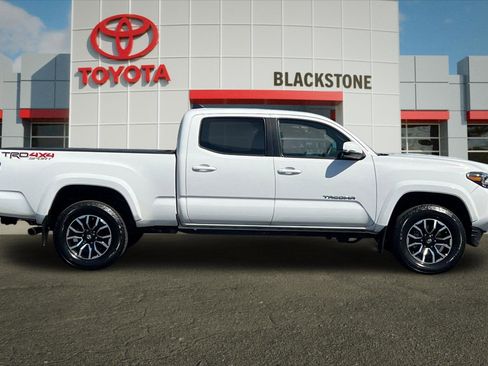 Certified 2023 Toyota Tacoma TRD Sport AWD/4WD image 2