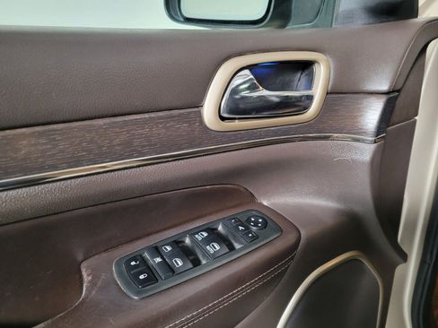 Used 2014 Jeep Grand Cherokee Summit image 33