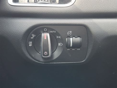 Used 2017 Audi Q3 2.0T Premium Plus w/ Premium Plus Package image 21