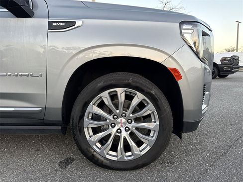 Used 2023 GMC Yukon XL Denali image 8