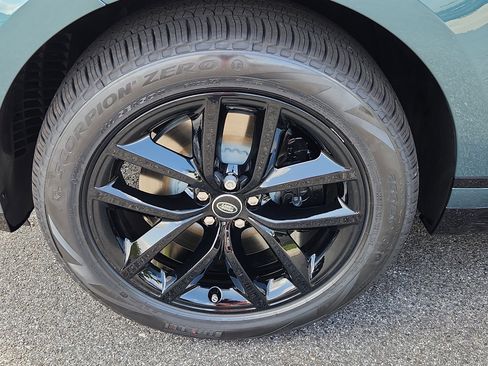 Used 2026 Land Rover Range Rover Velar Dynamic SE image 9