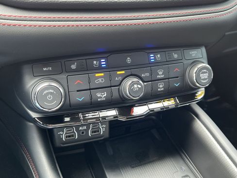 Used 2024 Dodge Durango R/T AWD/4WD image 22