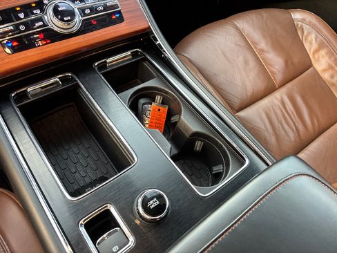 Used 2020 Lincoln Aviator Reserve image 23