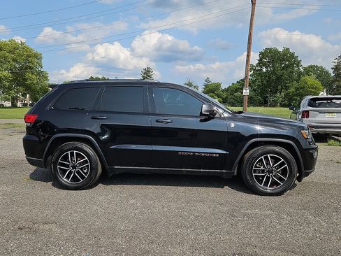 Used 2021 Jeep Grand Cherokee Trailhawk w/ Trailhawk Luxury Group AWD/4WD image 7
