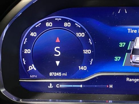 Certified 2022 Chevrolet Tahoe LT w/ Luxury Package image 18