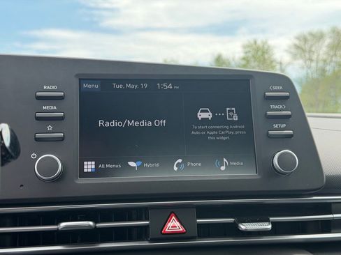 New 2026 Hyundai Elantra Hybrid FWD image 13