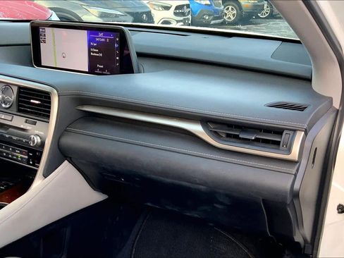 Used 2019 Lexus RX 350L w/ Premium Package image 18