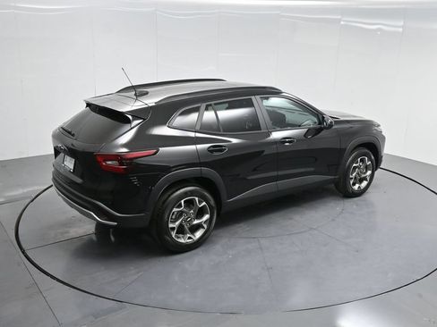 Used 2026 Chevrolet Trax LT w/ Sunroof Package FWD image 63