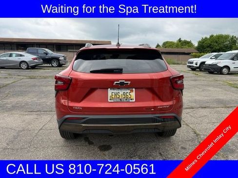 Certified 2024 Chevrolet Trax ACTIV FWD image 2