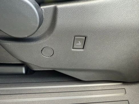 Used 2025 Buick Enclave Sport Touring w/ Super Cruise Package image 29