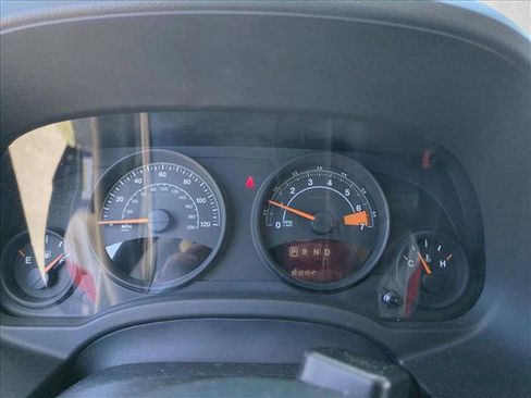 Used 2014 Jeep Patriot Latitude FWD image 11