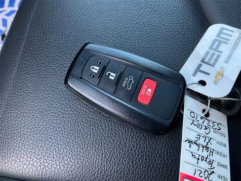 Used 2021 Toyota Highlander XLE image 39