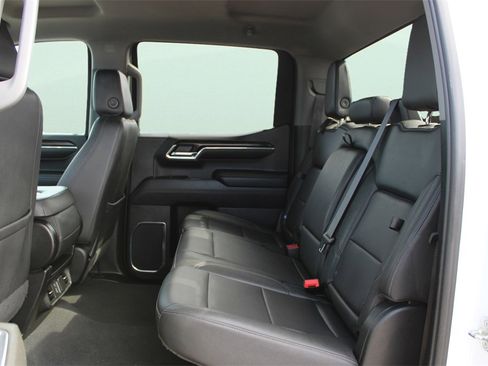 Used 2024 GMC Sierra 1500 SLT image 16