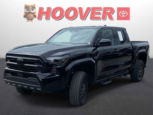 Used 2025 Toyota Tacoma SR image 6