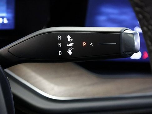 New 2026 Chevrolet Suburban High Country image 24