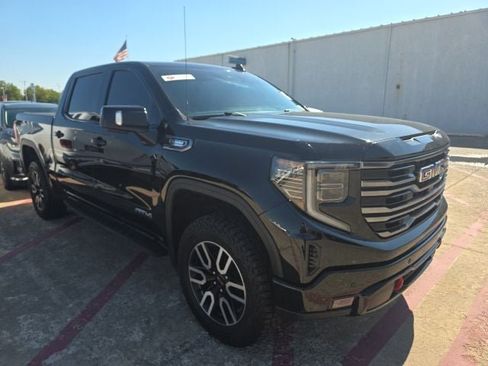 Used 2025 GMC Sierra 1500 AT4 w/ AT4 Premium Package AWD/4WD image 7