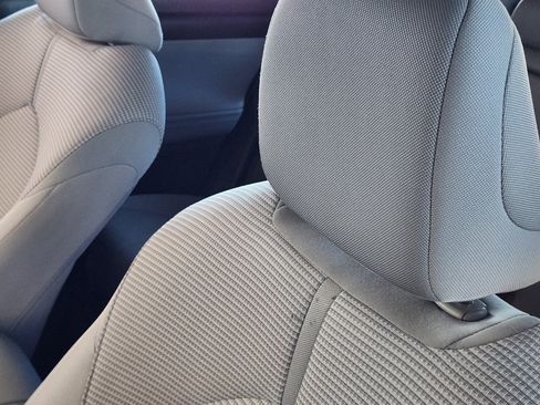 Used 2023 Toyota Highlander L image 16