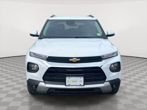Used 2023 Chevrolet TrailBlazer LT image 2
