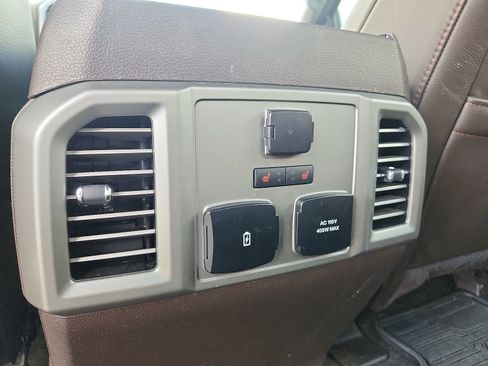 Used 2019 Ford F150 King Ranch w/ Equipment Group 601A Luxury AWD/4WD image 7