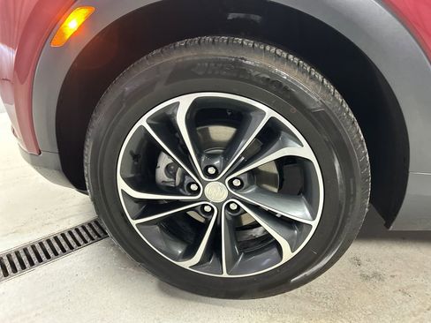 Used 2023 Buick Encore GX Essence image 9