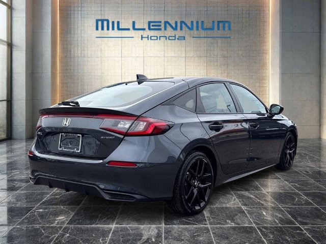 Used 2025 Honda Civic Sport image 5