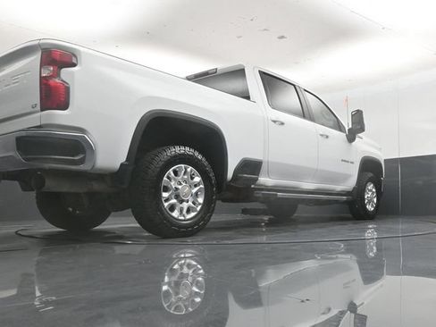 Used 2024 Chevrolet Silverado 2500 LT AWD/4WD image 45