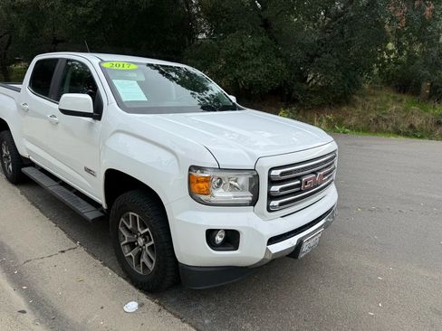 Used 2017 GMC Canyon SLE w/ All Terrain Package image 10