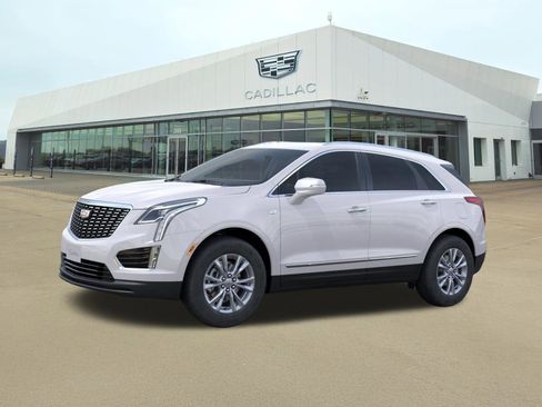New 2026 Cadillac XT5 Luxury image 2