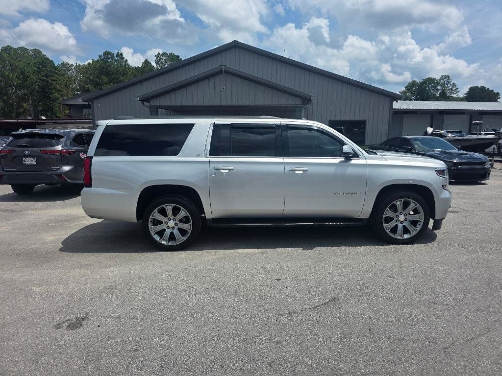 Used 2018 Chevrolet Suburban LT AWD/4WD image 3