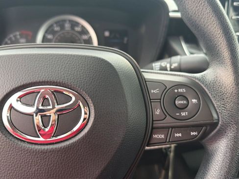 Used 2020 Toyota Corolla LE FWD image 21