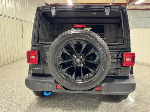 Used 2022 Jeep Wrangler Unlimited Sahara w/ Cold Weather Group image 6