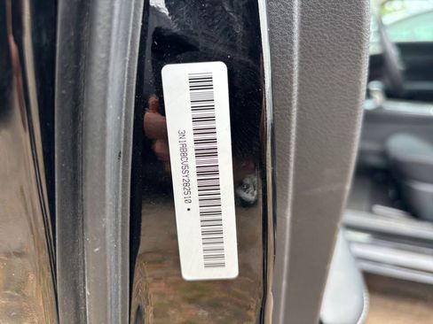 Used 2025 Nissan Sentra SV FWD image 27