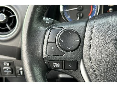 Used 2017 Toyota Corolla SE w/ SE Premium Package FWD image 25