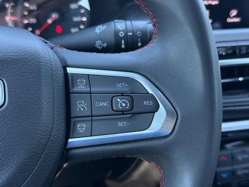 Used 2025 Jeep Compass Trailhawk AWD/4WD image 16