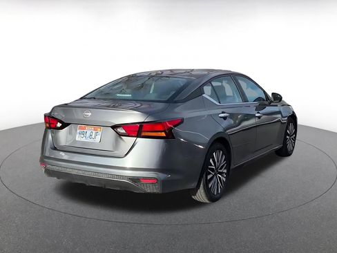 Used 2025 Nissan Altima 2.5 SV image 12