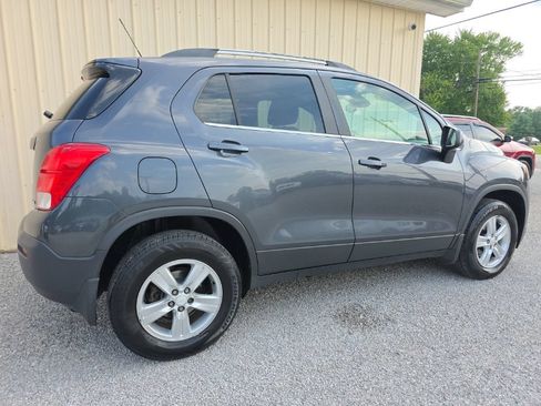 Used 2016 Chevrolet Trax LT w/ LT Sun and Sound Package AWD/4WD image 4