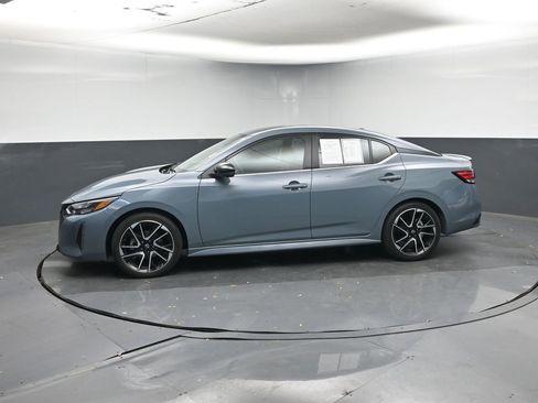 Used 2024 Nissan Sentra SR w/ SR Premium Package image 2