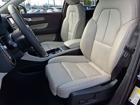 Certified 2024 Volvo XC40 B5 Plus w/ Protection Package Premier AWD/4WD image 14