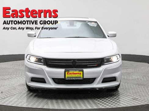 Used 2022 Dodge Charger SXT w/ Leather Interior Group image 2