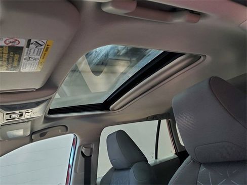 Used 2021 Toyota RAV4 XLE image 22