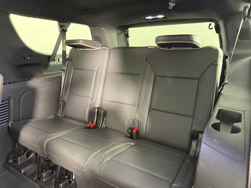 Used 2024 Chevrolet Suburban Premier w/ Premium Package image 18