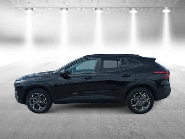 Used 2025 Chevrolet Trax LT FWD image 5