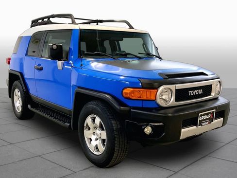Used 2007 Toyota FJ Cruiser 2WD image 2