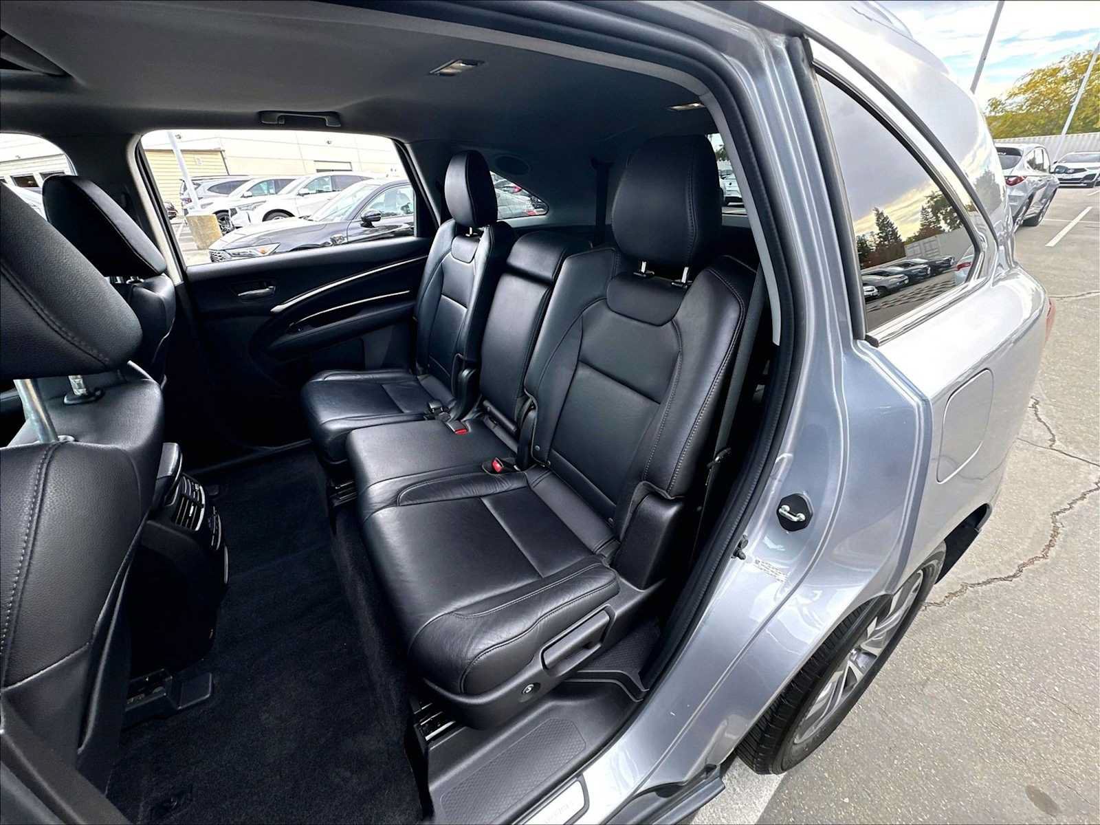 Used 2016 Acura MDX w/ Technology Package AWD/4WD image 29