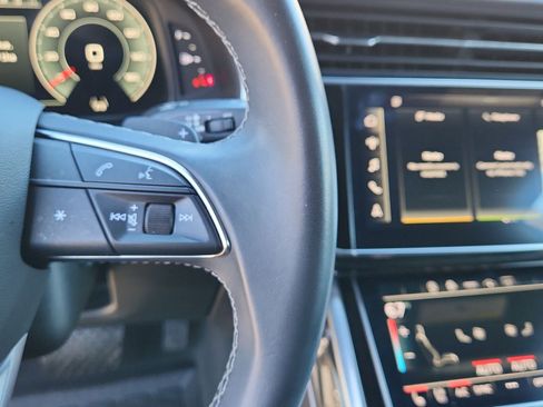 Used 2021 Audi Q8 Premium Plus w/ Premium Plus Package image 18