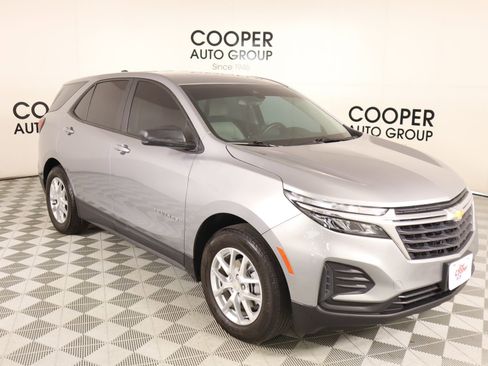 Used 2024 Chevrolet Equinox LS w/ LS Convenience Package image 1