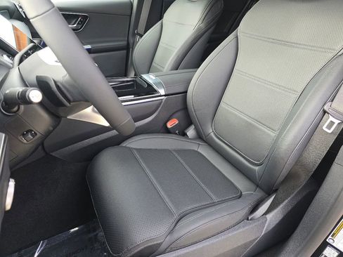 New 2026 Mercedes-Benz GLC 300 GLC 300 image 23