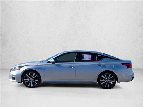 Used 2020 Nissan Altima 2.0 Platinum image 9