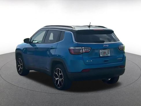 Used 2025 Jeep Compass Limited AWD/4WD image 9