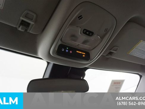 Used 2025 Chevrolet TrailBlazer LT AWD/4WD image 55